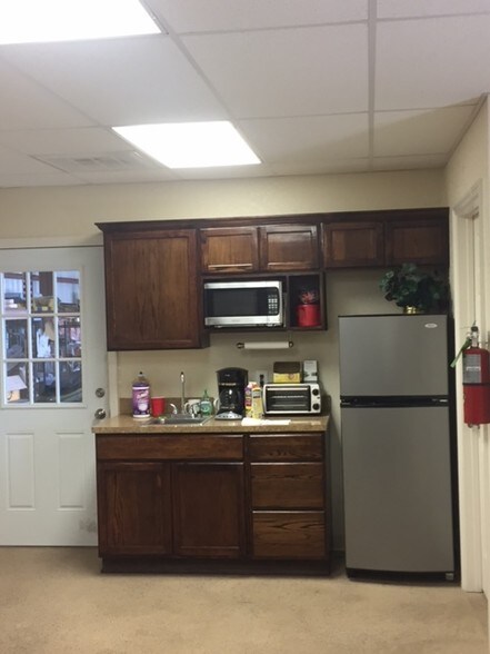 More Photos Of 2810 Maine Ave, Lakeland Warehouse For Sale