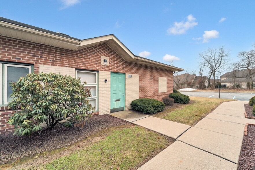 More Photos Of 600 Coventry Dr, Phillipsburg Medical For Sale