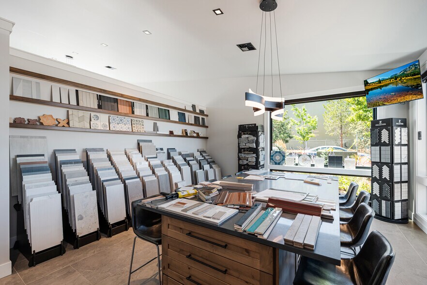 More Photos Of 565 SW Tamarack Ct, Redmond Industrial For Sale