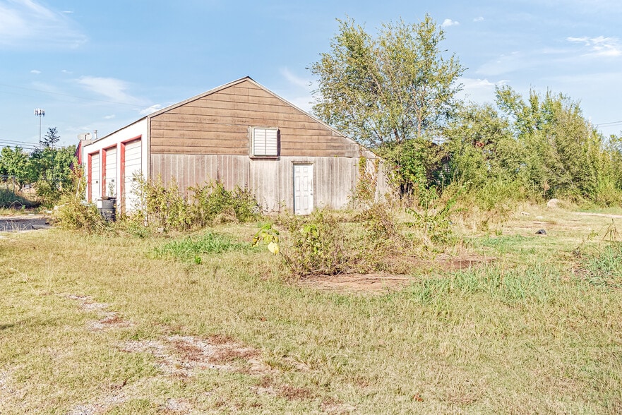 More Photos Of 11944 NE 23rd St, Choctaw Auto Repair For Sale