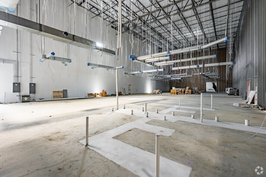 More Photos Of 545 Lake Careco Rd, Austell Distribution For Lease