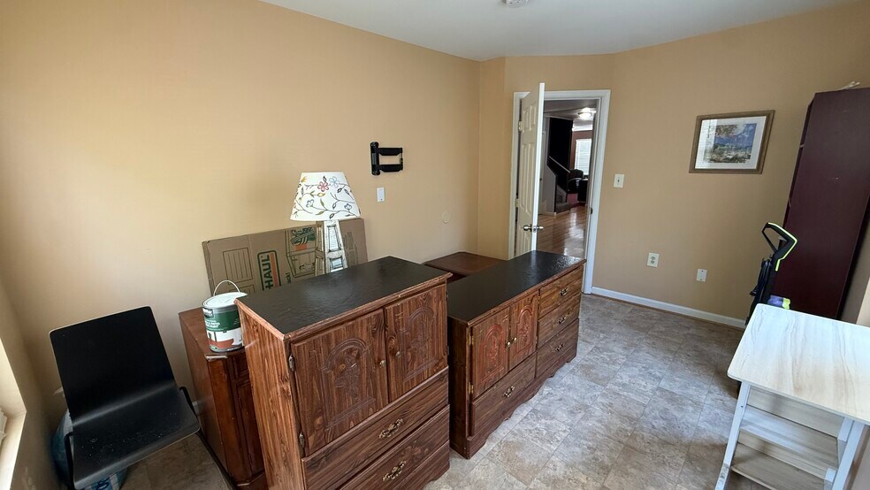 More Photos Of 5212 Astor Pl SE, Washington Assisted Living For Lease