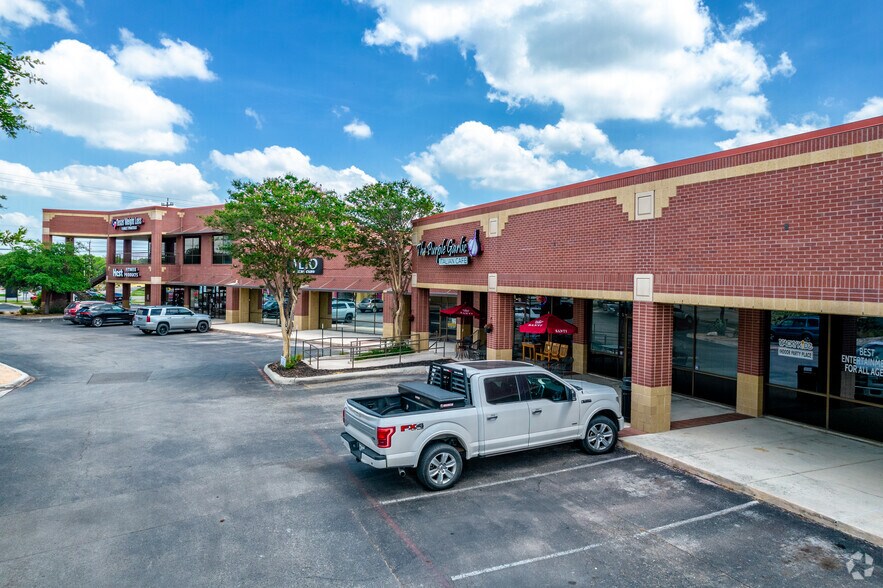 More Photos Of 15909 San Pedro Ave, San Antonio Unknown For Lease