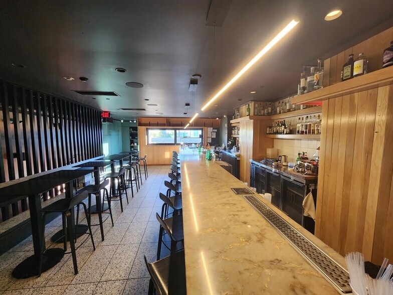 More Photos Of 4971 N 7th Ave, Phoenix Restaurant For Sale