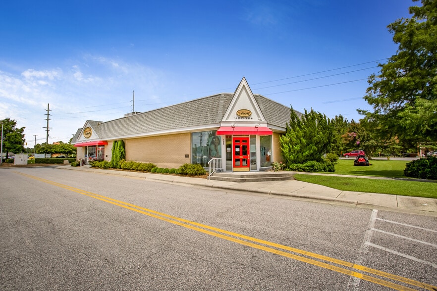 More Photos Of 102-400 Westwood Shopping Ctr, Fayetteville Unknown For Lease