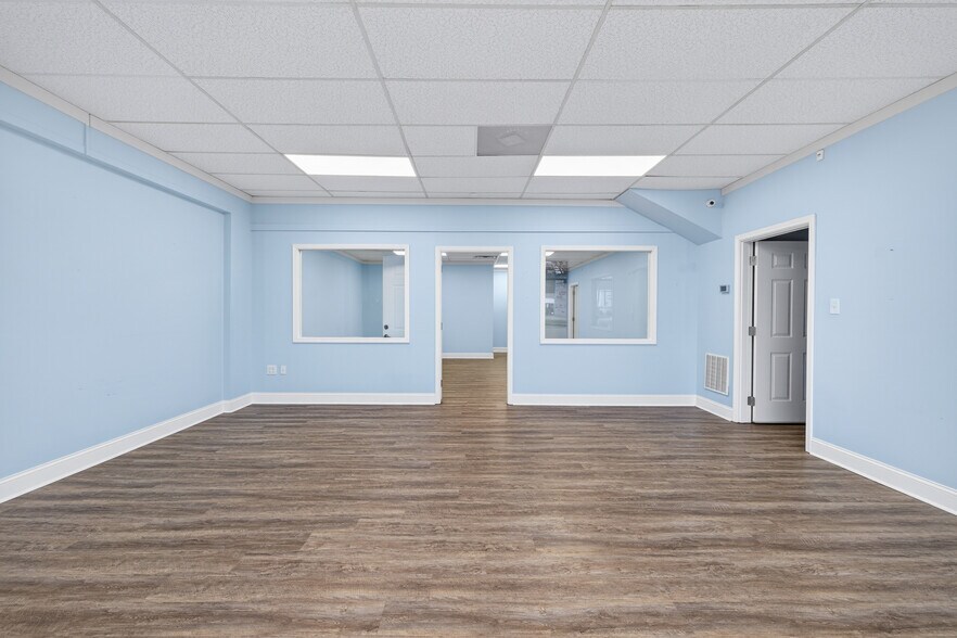 More Photos Of 4109 Robinson St, Covington Freestanding For Sale