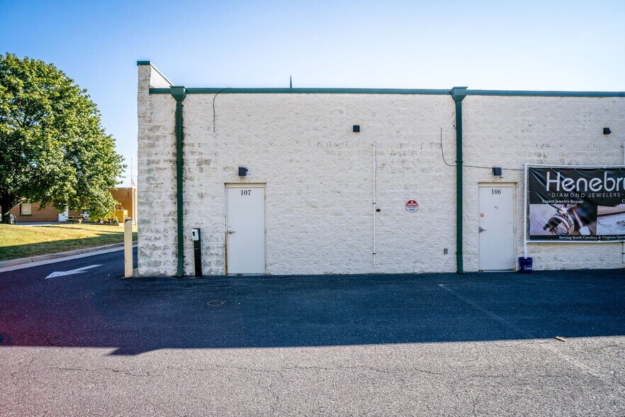 More Photos Of 1028 Richmond Ave, Staunton Unknown For Lease