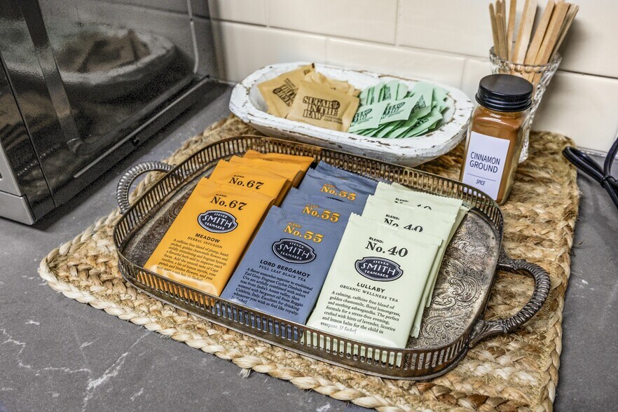 More Photos Of 240 E California St, Jacksonville Hotel For Sale