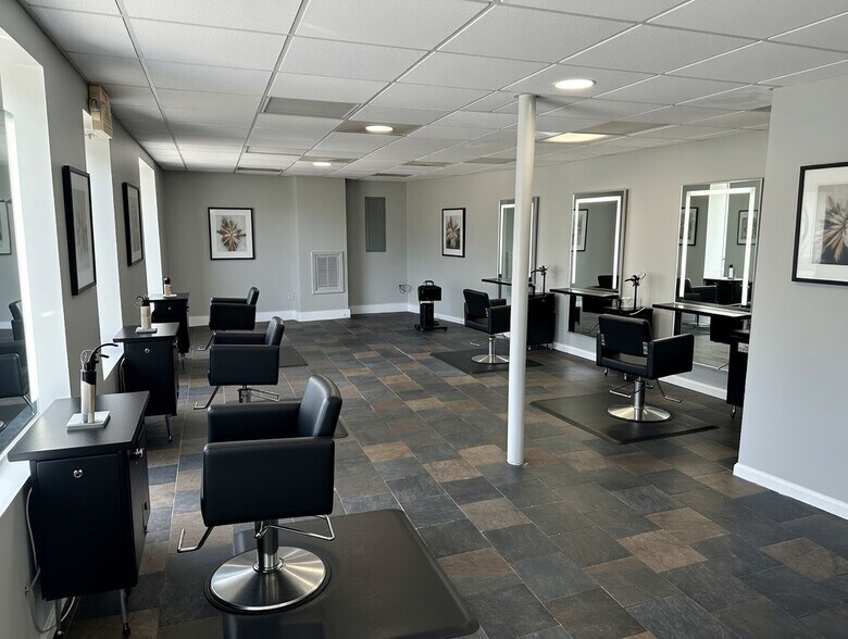 More Photos Of 4510 S Main St, Acworth Freestanding For Lease