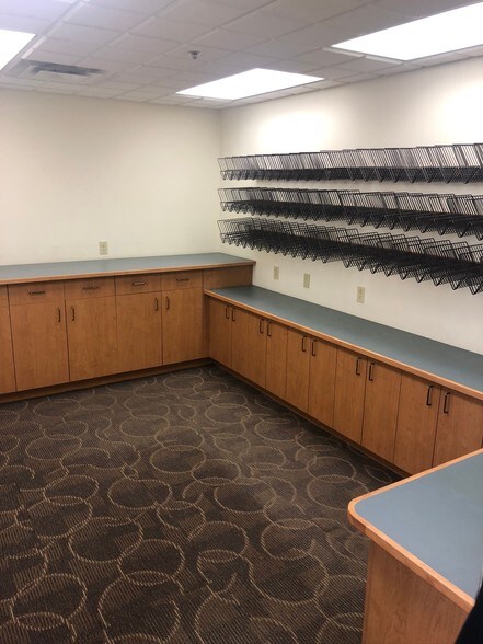 More Photos Of 6701 W 23rd St, Saint Louis Park Warehouse For Lease