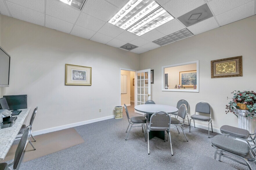 More Photos Of 8200 Seminole Blvd, Seminole Medical For Sale