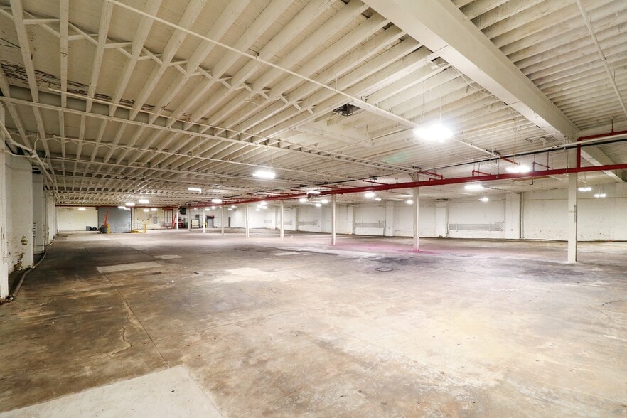 More Photos Of 450 Johnson Ave, Brooklyn Manufacturing For Lease