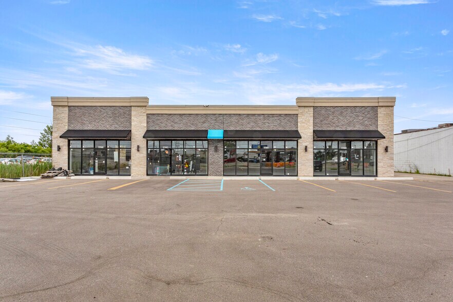 More Photos Of 16775-16777 E 13 Mile Rd, Fraser Unknown For Lease