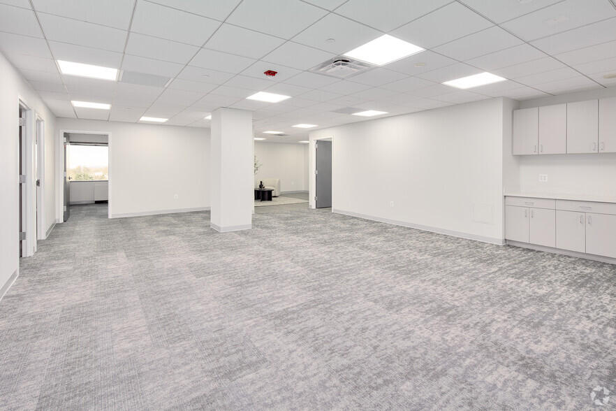 More Photos Of 4520 East West Hwy, Bethesda Office For Lease