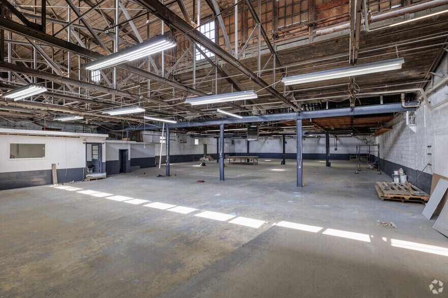More Photos Of 85 Wagaraw Rd, Hawthorne Manufacturing For Lease