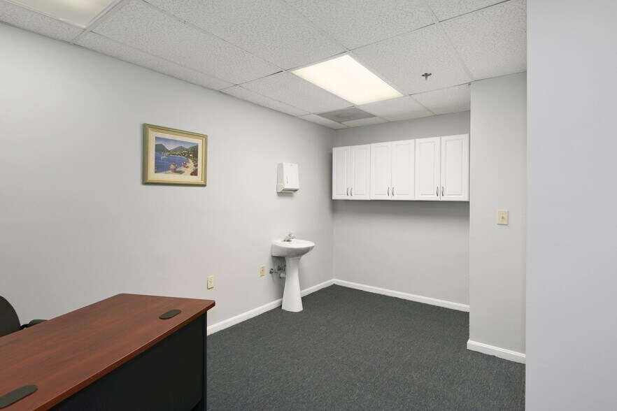 More Photos Of 13621-13689 Baltimore Ave, Laurel Medical For Sale