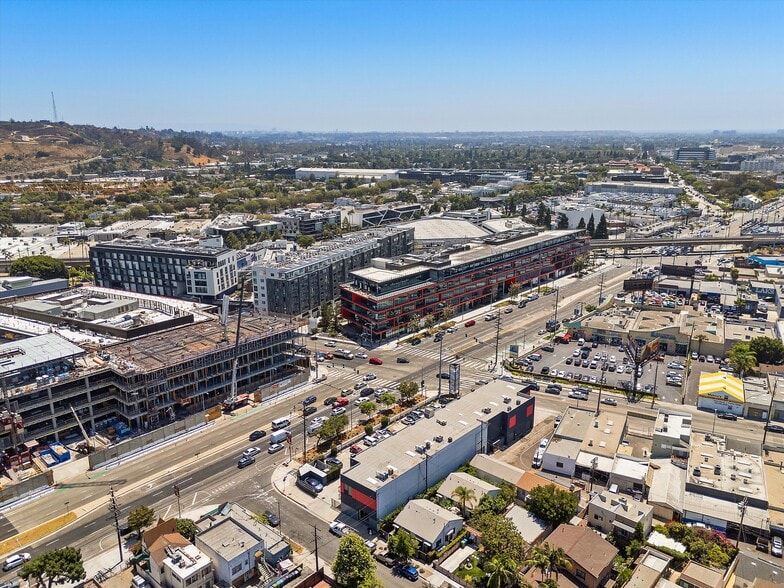 More Photos Of 8885 Venice Blvd, Los Angeles Light Distribution For Lease