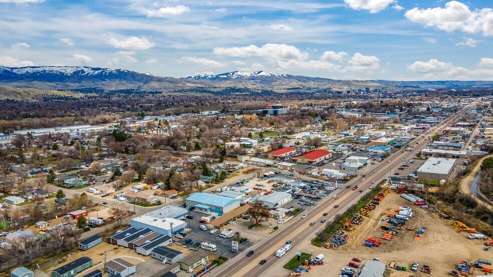 More Photos Of 4684-4688 W Chinden Blvd, Boise Freestanding For Lease