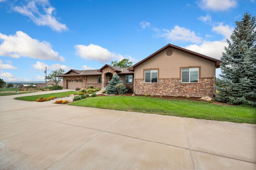 More Photos Of 13299 E County Line Rd, Longmont Flex For Sale