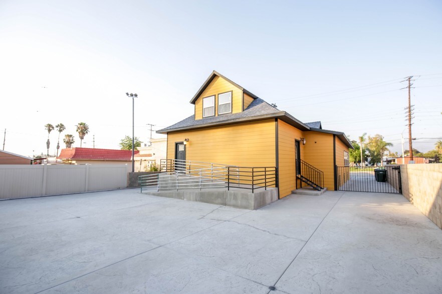 More Photos Of 668 E Redlands Blvd, Redlands Office For Sale