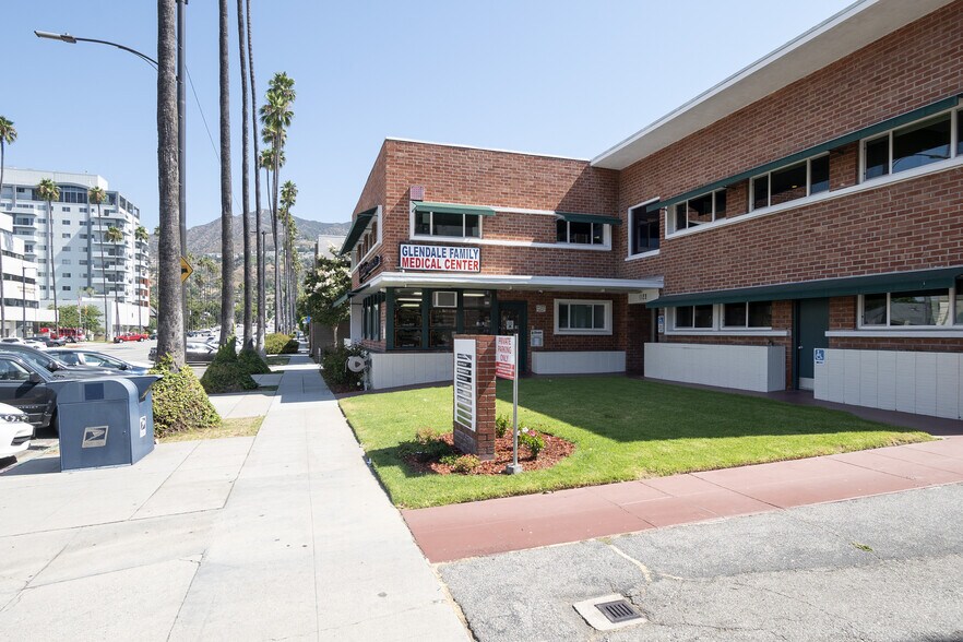 Primary Photo Of 1122 N Brand Blvd, Glendale Medical For Lease