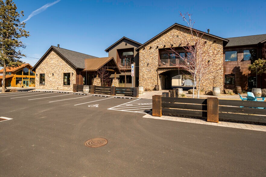 More Photos Of 19885 7th St, Bend Flex For Sale