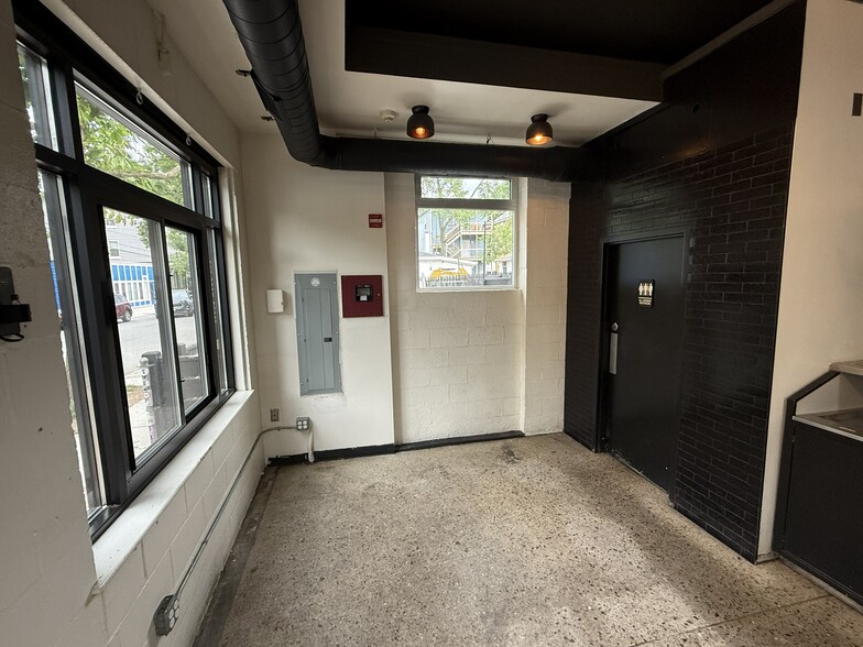 More Photos Of 146 Ives St, Providence Restaurant For Lease