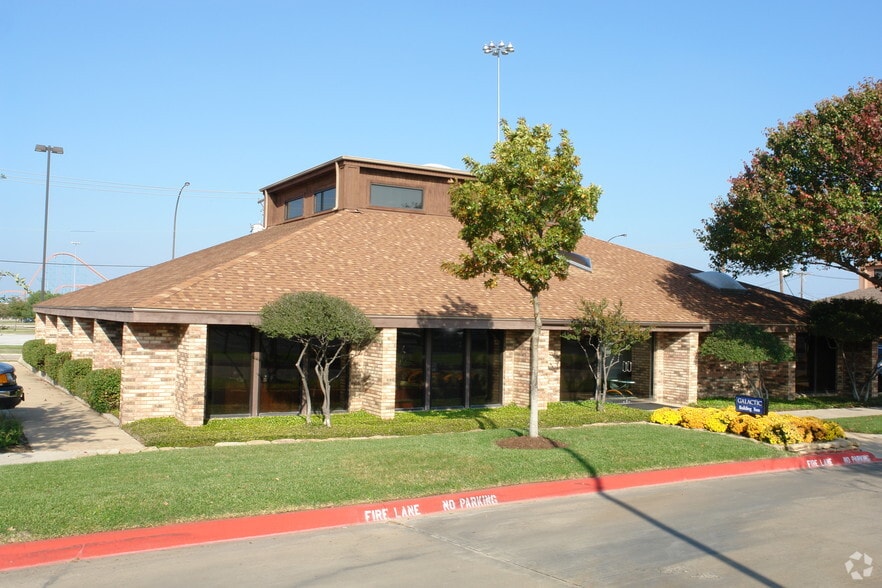 More Photos Of 1903 Stadium Oaks Ct, Arlington Office For Lease