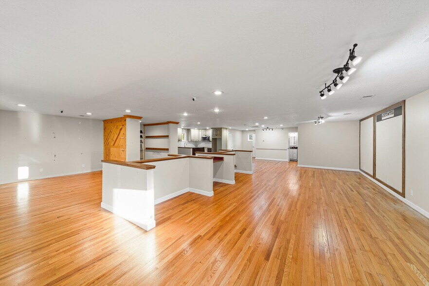 More Photos Of 125 Woodhaven Rd, North Wilkesboro Office For Sale