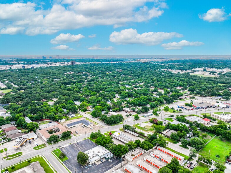 More Photos Of 1300 W Pioneer Dr, Irving Fast Food For Sale