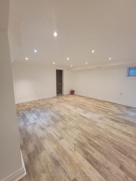 More Photos Of 16003 Yonge St, Aurora Land For Sale