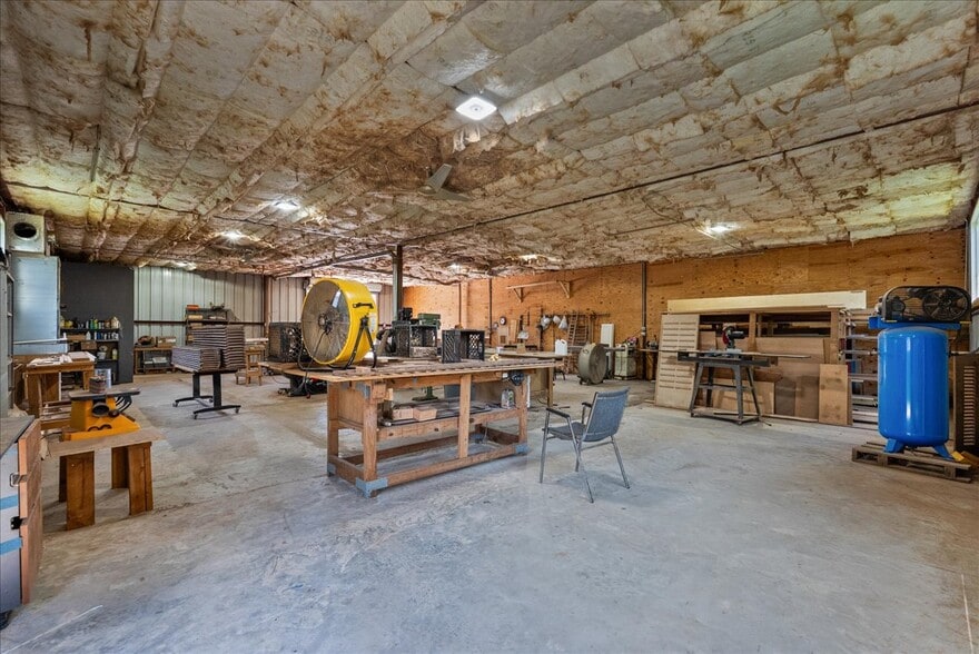 More Photos Of 2113 Garden Rd, Pearland Light Distribution For Sale
