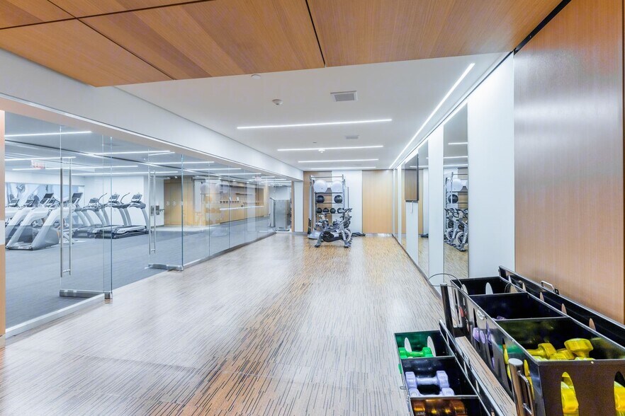 More Photos Of 2001 K St NW, Washington Office For Lease