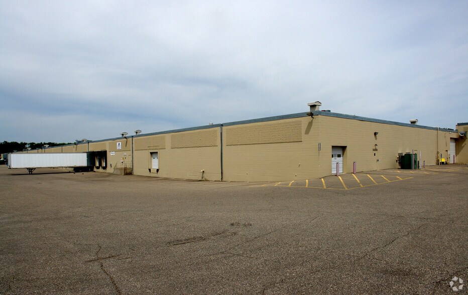 More Photos Of 9231 Penn Ave S, Bloomington Manufacturing For Lease