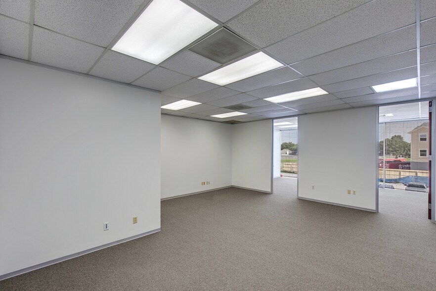 More Photos Of 9601 Jones Rd, Houston Office For Lease