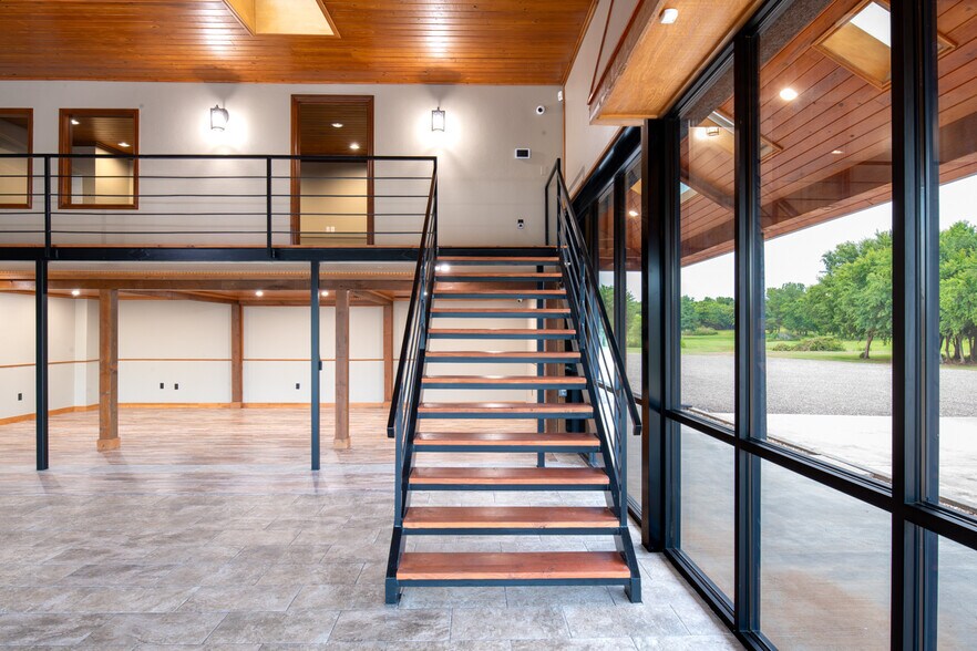 More Photos Of 12007 NE 23rd St, Choctaw Warehouse For Sale