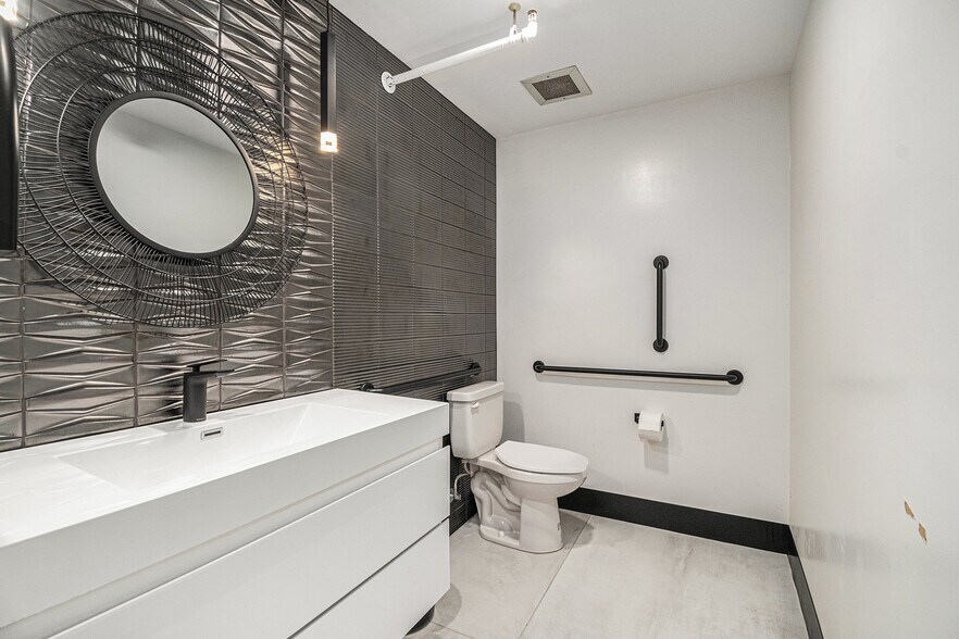 More Photos Of 1209 Harney St, Omaha Office Residential For Sale