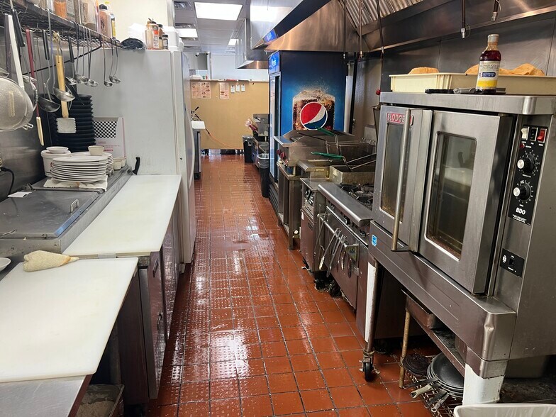 More Photos Of 1020 W Buchanan St, California Fast Food For Sale
