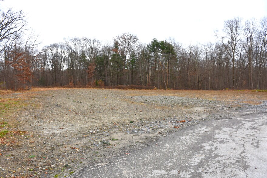 More Photos Of 105 McQuiston Dr, Jackson Center Industrial For Sale