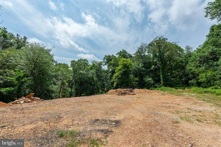 More Photos Of 19220 York Rd, Parkton Freestanding For Sale