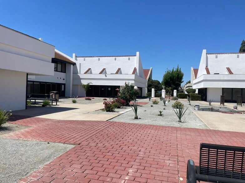 More Photos Of 4944 E Clinton Way, Fresno Medical For Sale