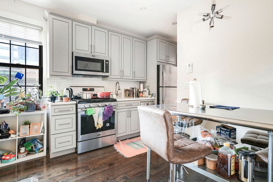 More Photos Of 119 33rd St, Brooklyn Apartments For Sale