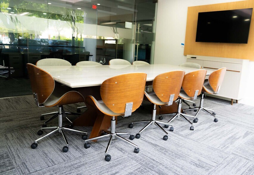 More Photos Of 6625 Miami Lakes Dr, Miami Lakes Loft Creative Space For Lease