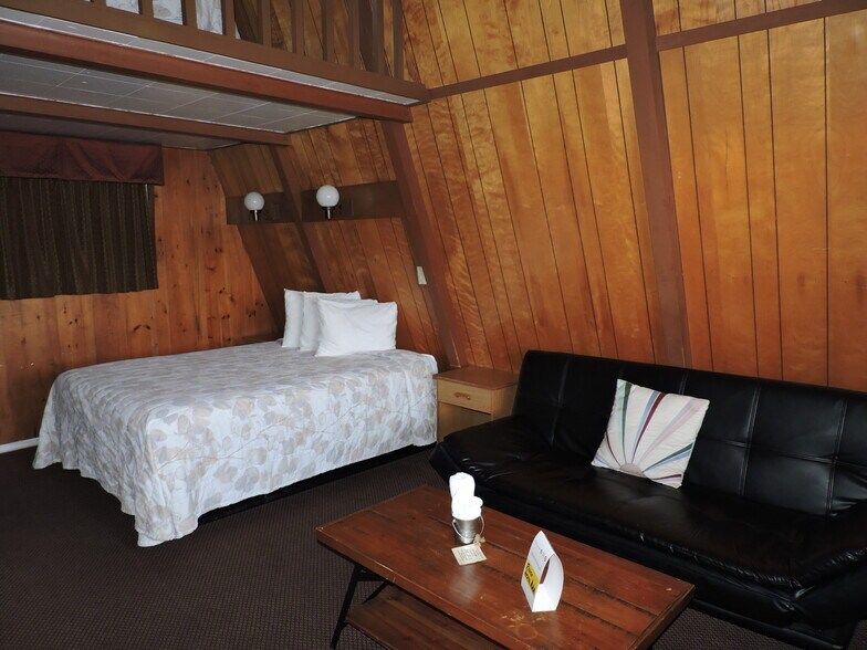 More Photos Of 581 John Long Rd, Oakland Hotel For Sale