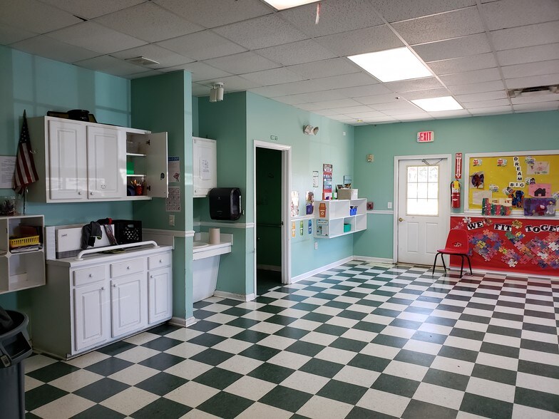 More Photos Of 2112 Fairburn Rd, Douglasville Daycare Center For Sale