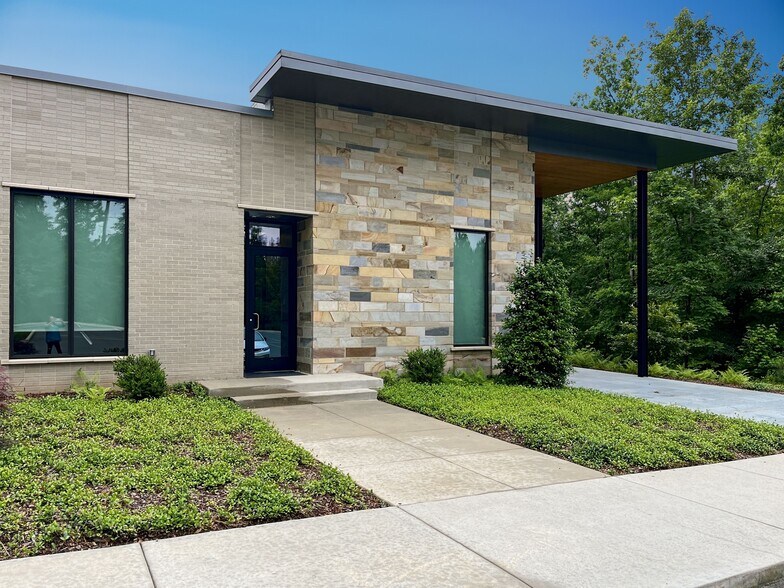 More Photos Of 1857 Commons North Dr, Tuscaloosa Office For Lease