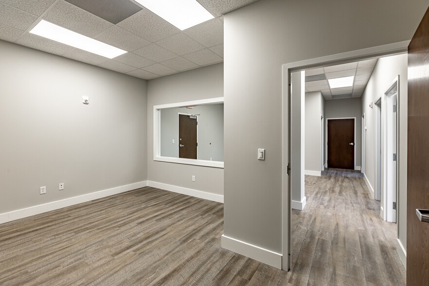 More Photos Of 1500 E Venice Ave, Venice Office For Sale