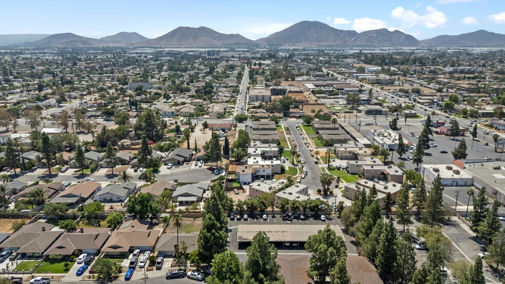 More Photos Of 9221 Wheeler Ct, Fontana Apartments For Sale
