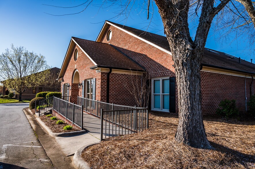 More Photos Of 219 Le Phillip Ct, Concord Medical For Lease