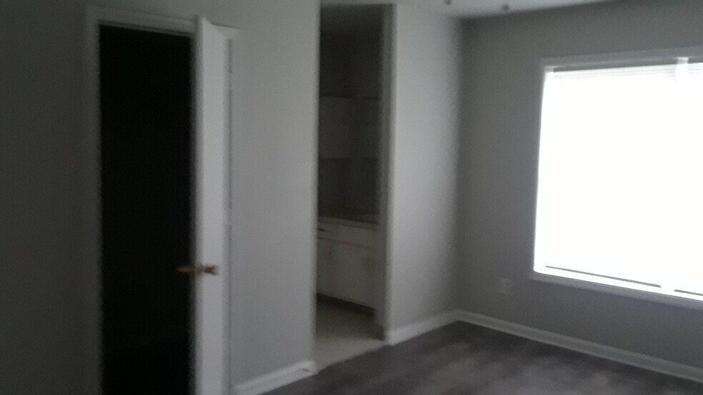 More Photos Of 323 S King Ave, Pine Mountain Apartments For Sale